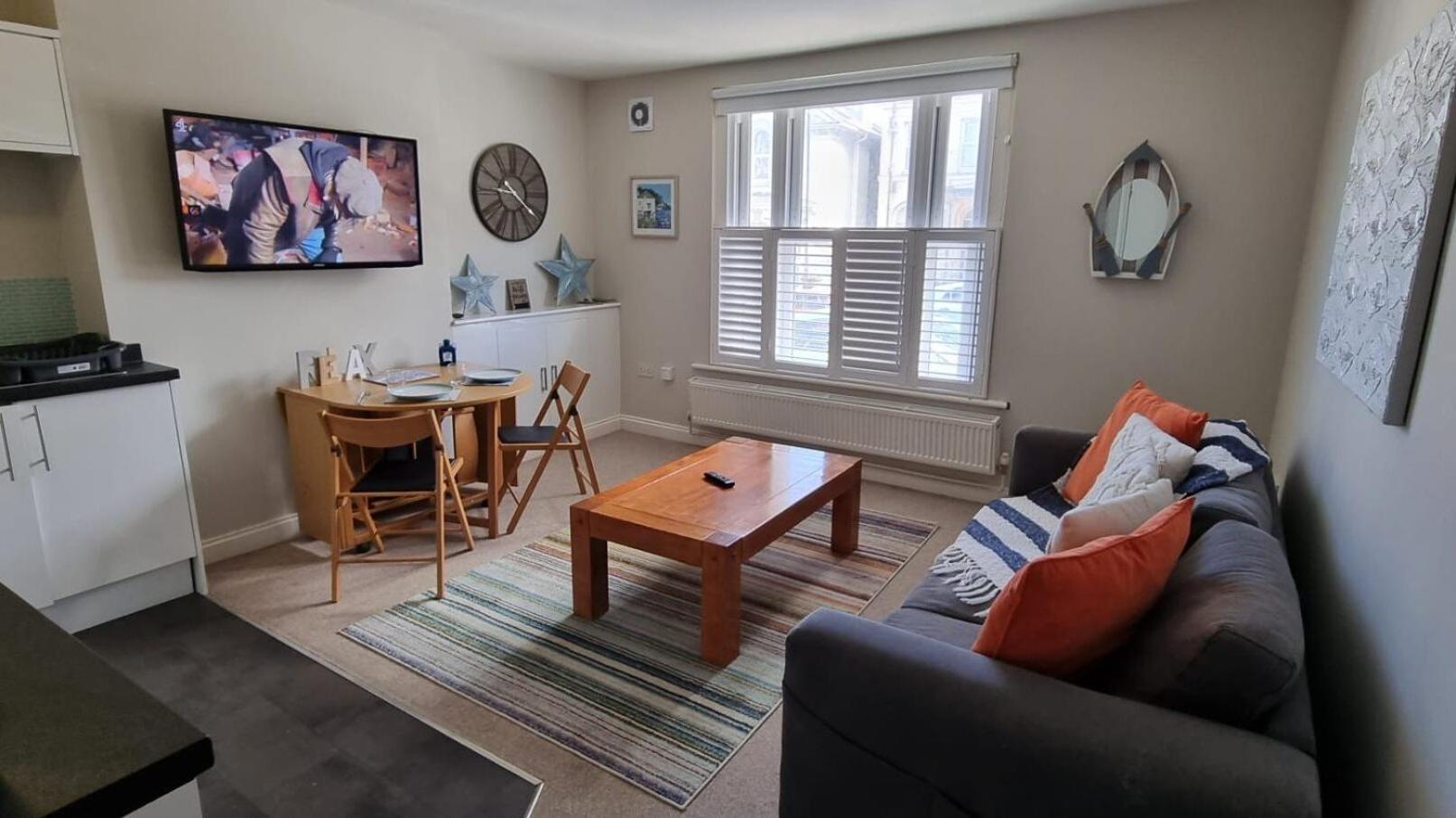 רייד St Margaret'S Ground Floor And Lower Deck Apartment מראה חיצוני תמונה